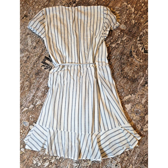 Abercrombie & Fitch White/Blue Striped Short Sleeve Wrap Dress Women’s XS Lined - Picture 3 of 7